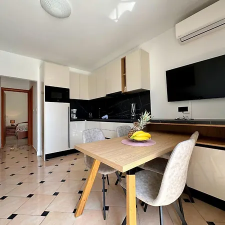 Scheich By Interhome Silo (Krk)