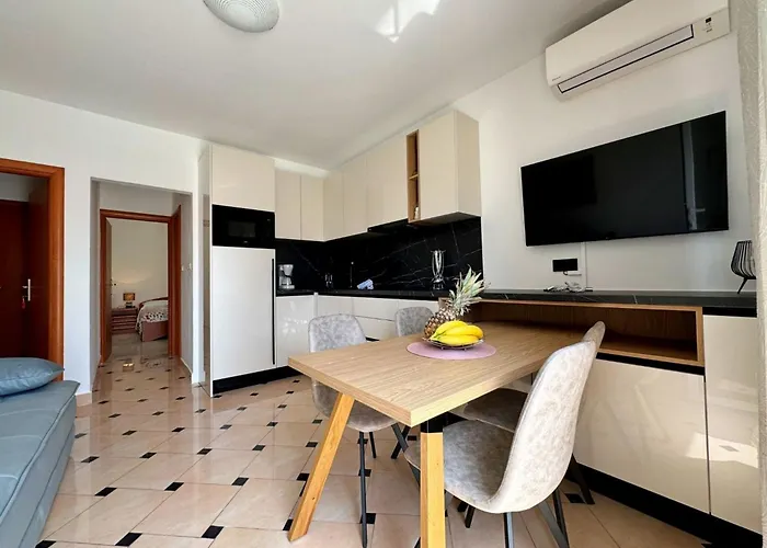 Scheich By Interhome Silo (Krk)