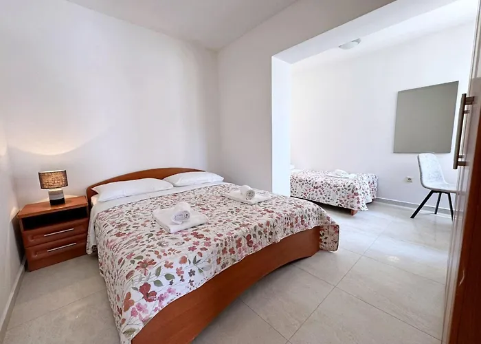 Appartement Scheich By Interhome Šilo